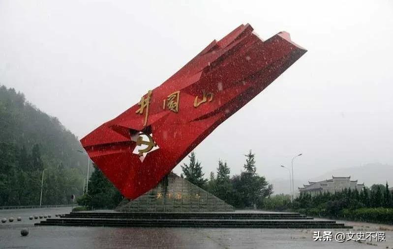 任弼时在七大全票当选中央委员和“五大书记”，建国第二年却早逝