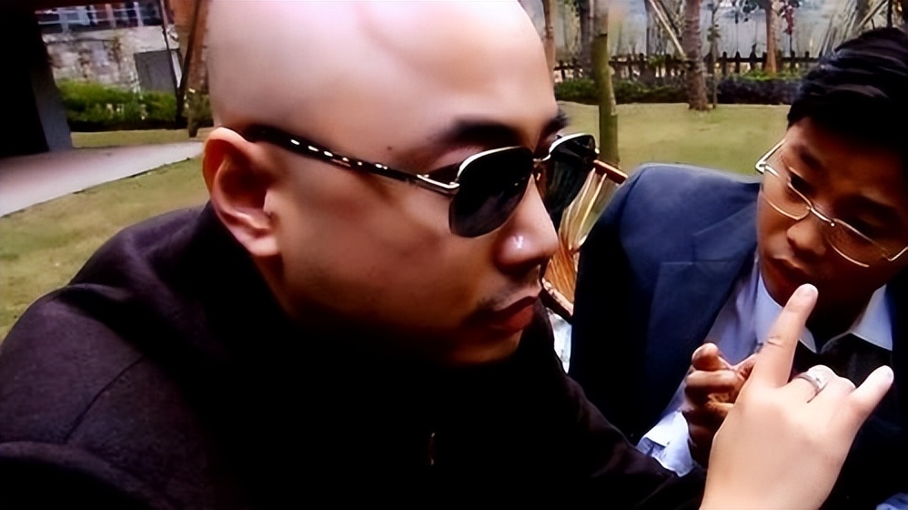 电影疯狂的石头搞笑片段,搞笑喜剧片疯狂的石头