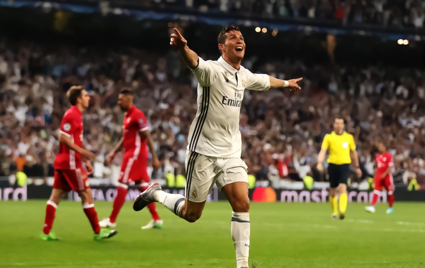 21世纪100大足球巨星排行,21世纪十大足坛球星