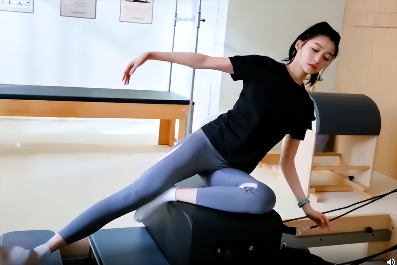 私下关晓彤对贾玲的评价,关晓彤接受访谈