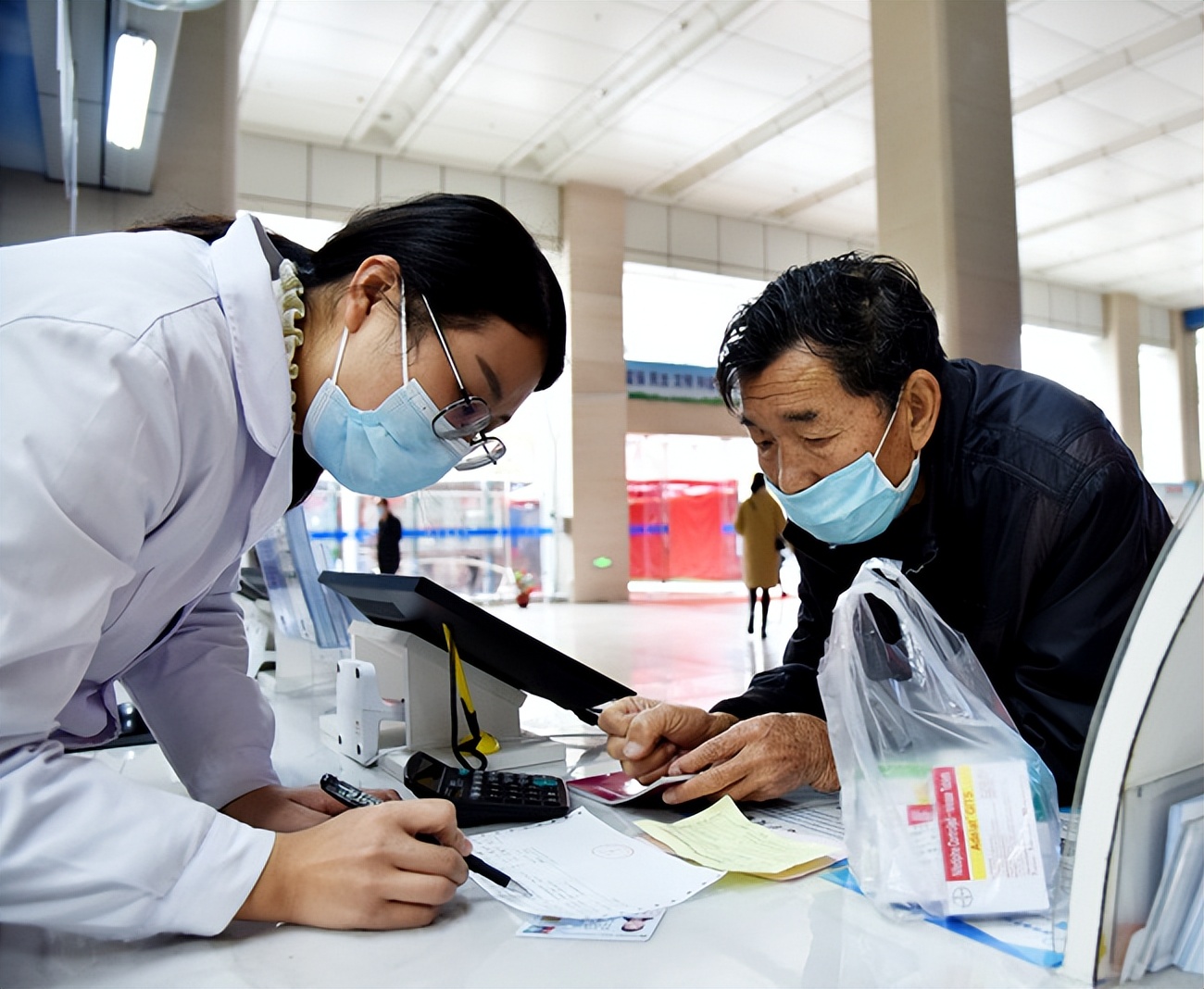 鏄ュ洖澶у湴涓囩墿澶嶈嫃绁栧浗钂歌捀鏃ヤ笂,鏄ュ洖鍏椊澶у湴涔樺娍鑰屼笂缁啓鏂扮瘒
