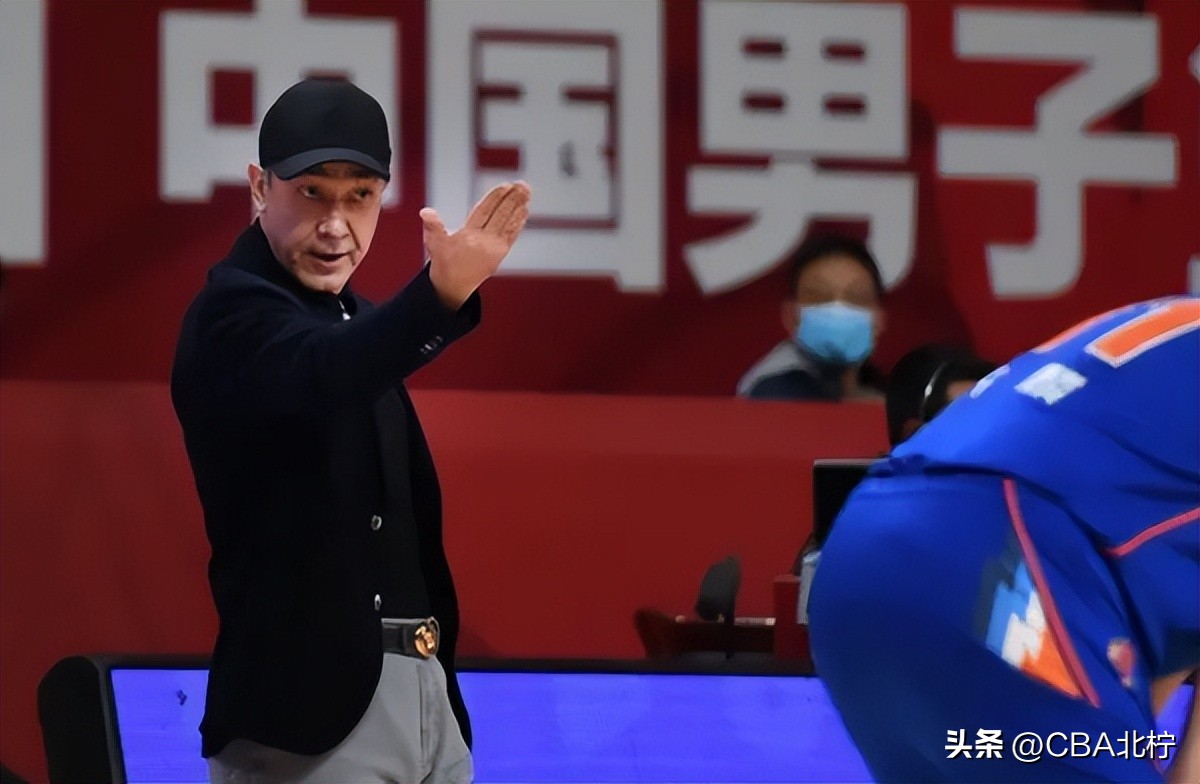 CBA三消息：山东辟谣更换主帅，祝铭震位置稳定，阿的江战略失误