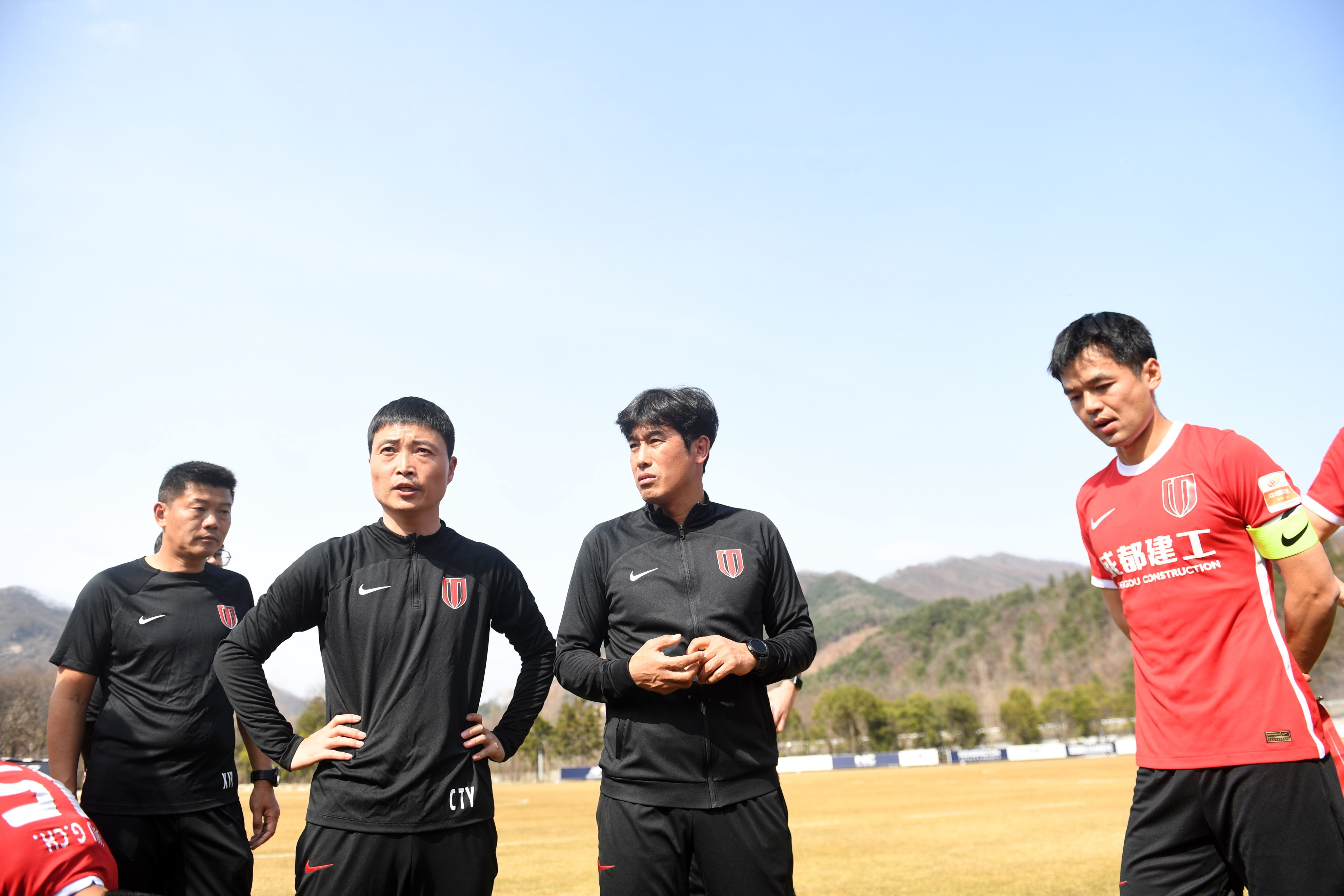 球队动态丨两战首尔衣恋赛练结合提状态主力框架见雏形