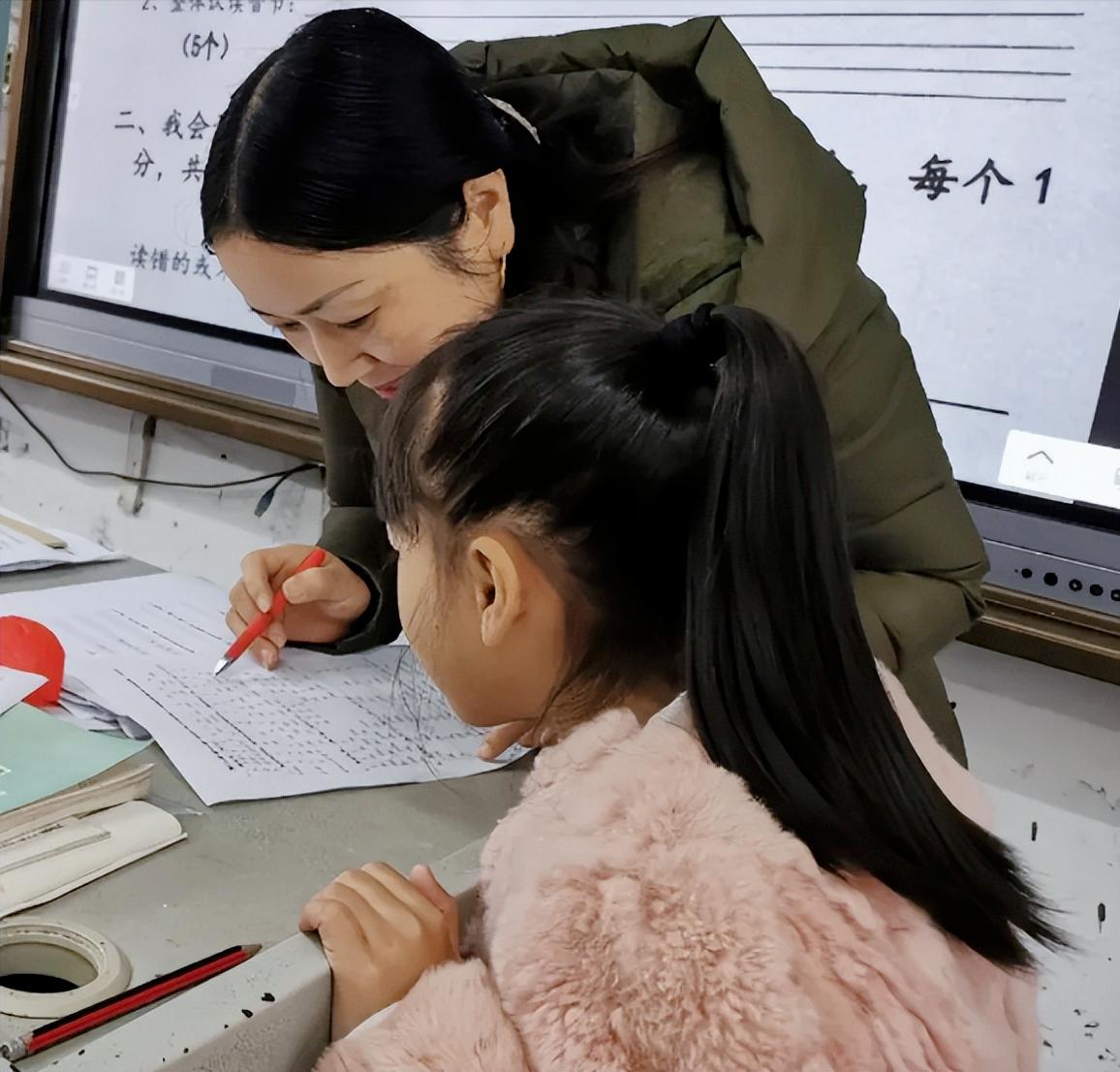 发视频说家长教不会整体认读音节,孩子不会整体认读音节官方回应