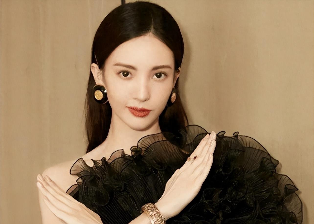 什么叫一张嘴毁了脸蛋,金晨和袁姗姗谁漂亮