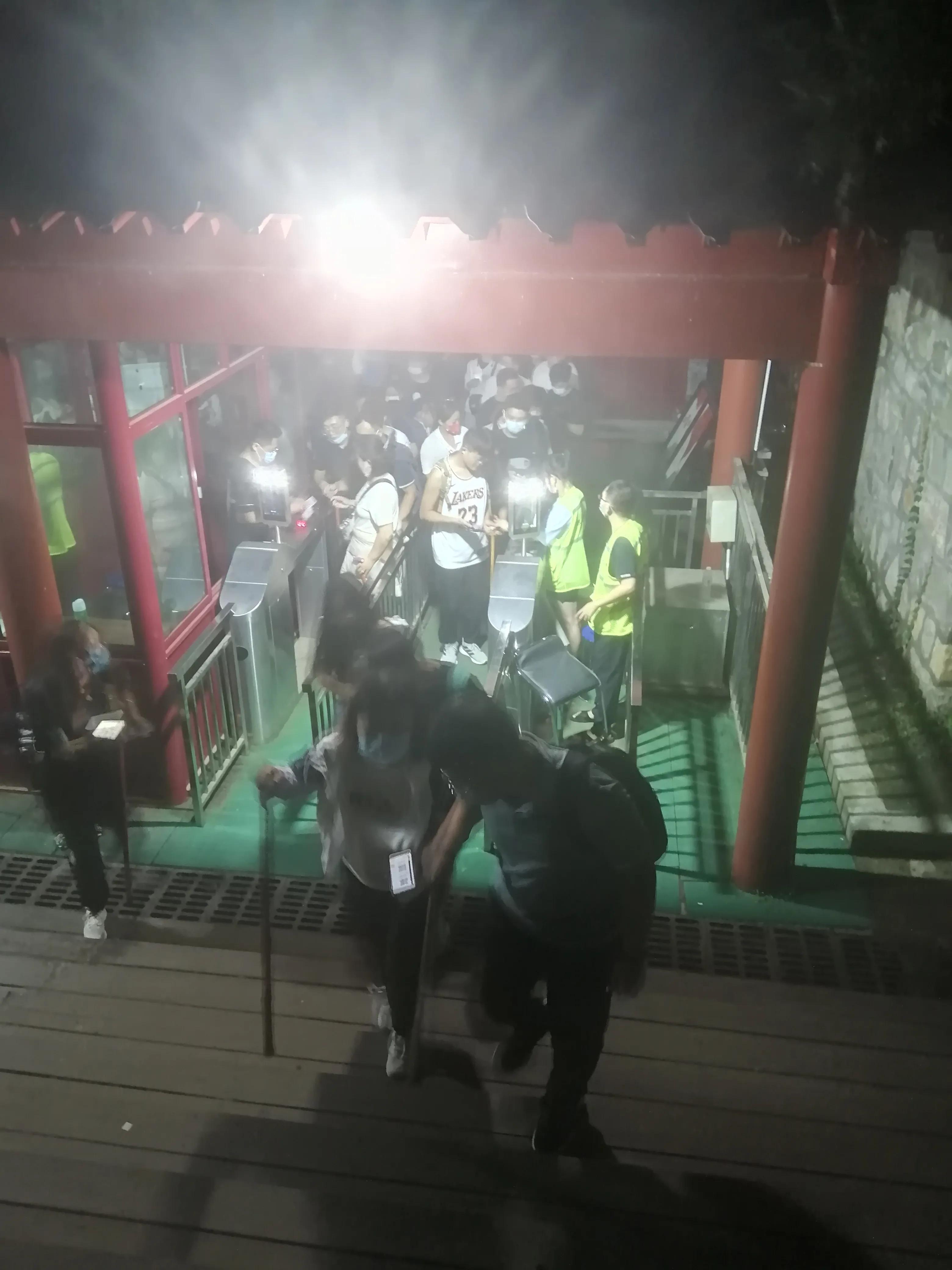 夜登泰山观日出最详细攻略,爬泰山看日出日落赏泰山美景