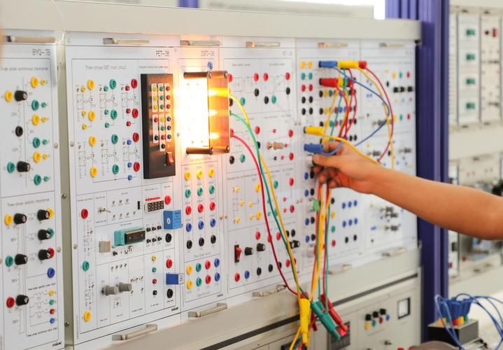 电工电路图常用的字母符号及释义,复合按钮的电工符号是什么字母