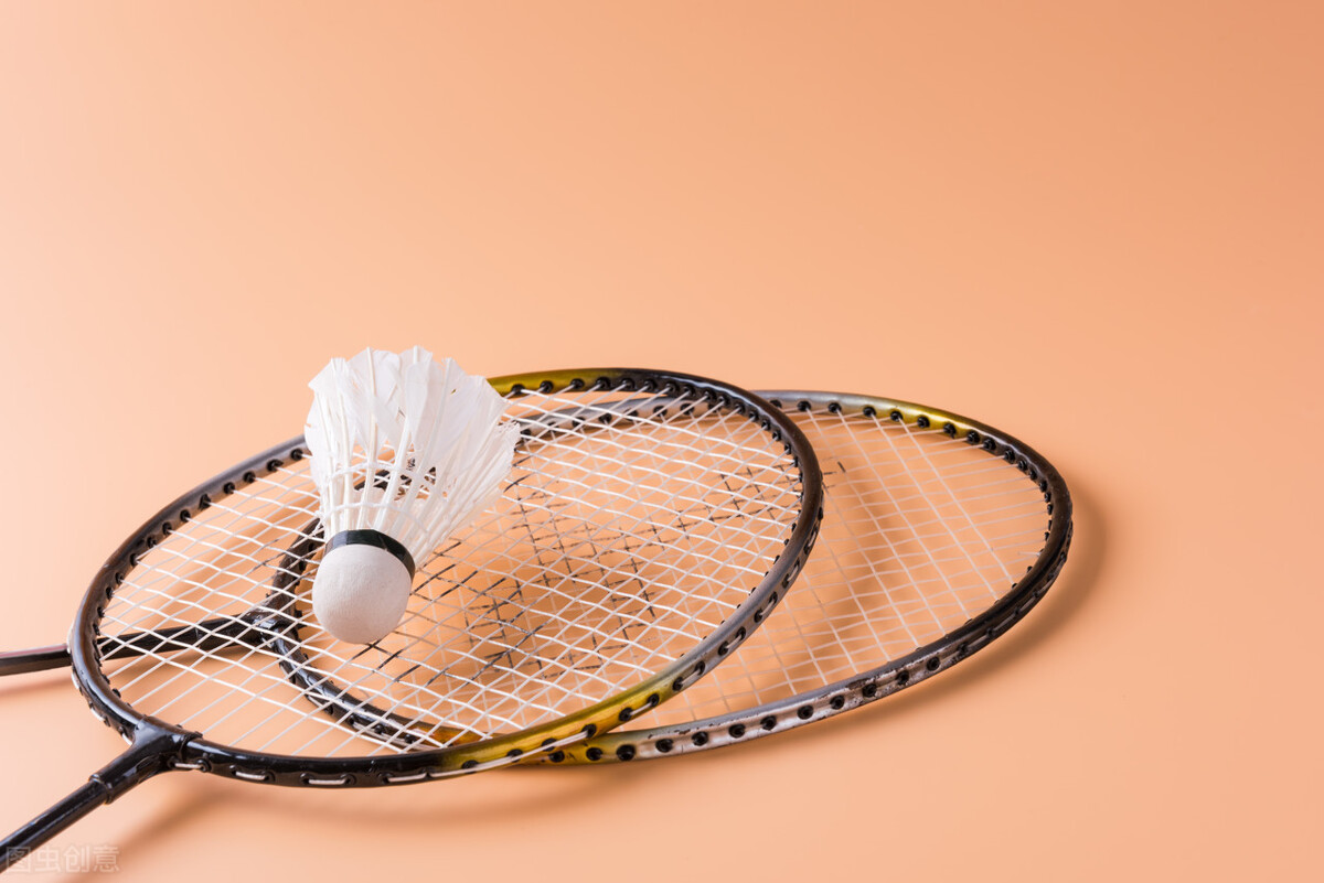 中端羽毛球拍推荐尤尼克斯,中端羽毛球拍推荐单打