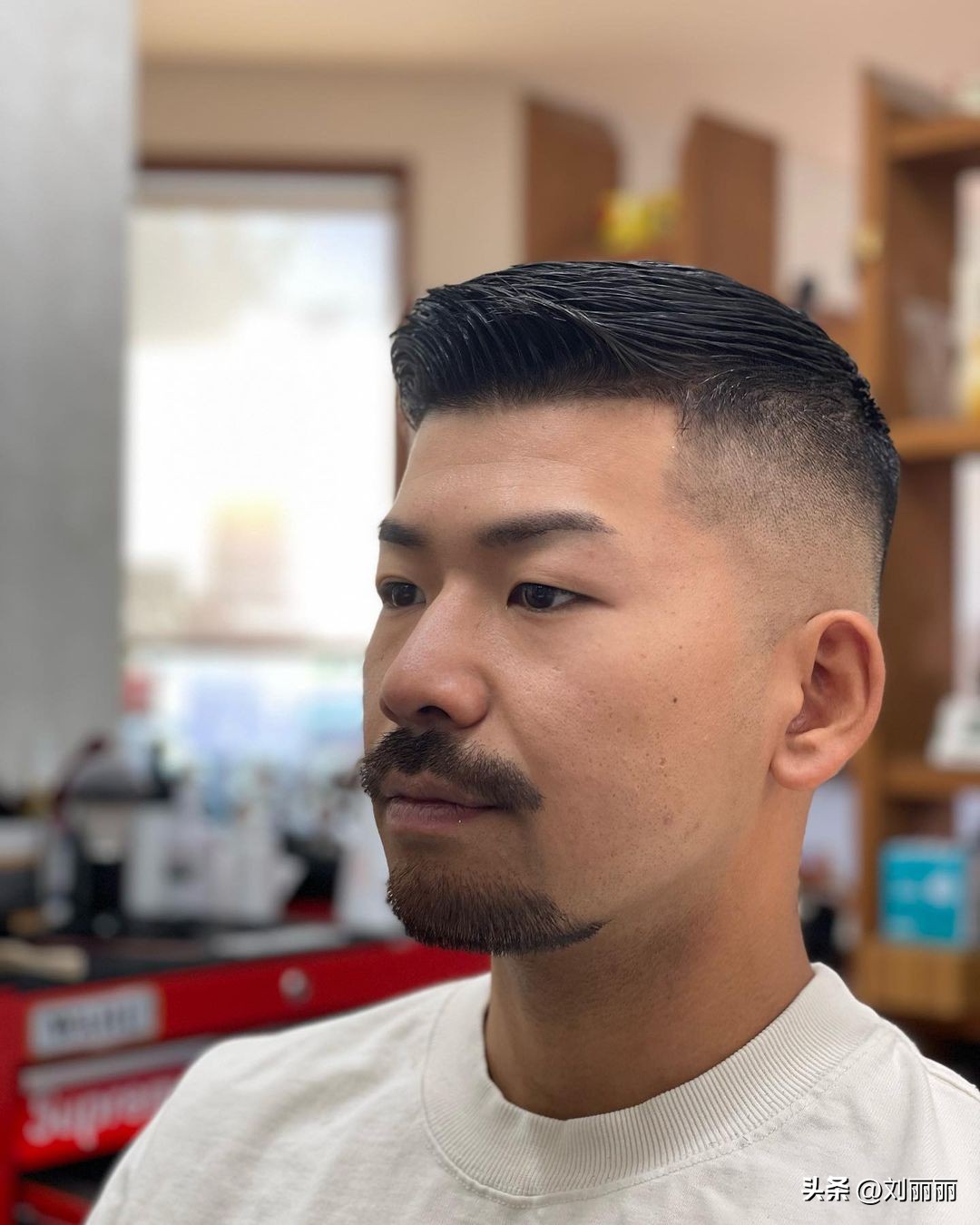 中年男士看起来精神的短发发型,9款秋季男士流行发型剪了变型男