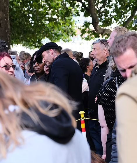 贝克汉姆英国女王哭泣,贝克汉姆悼念弗格森