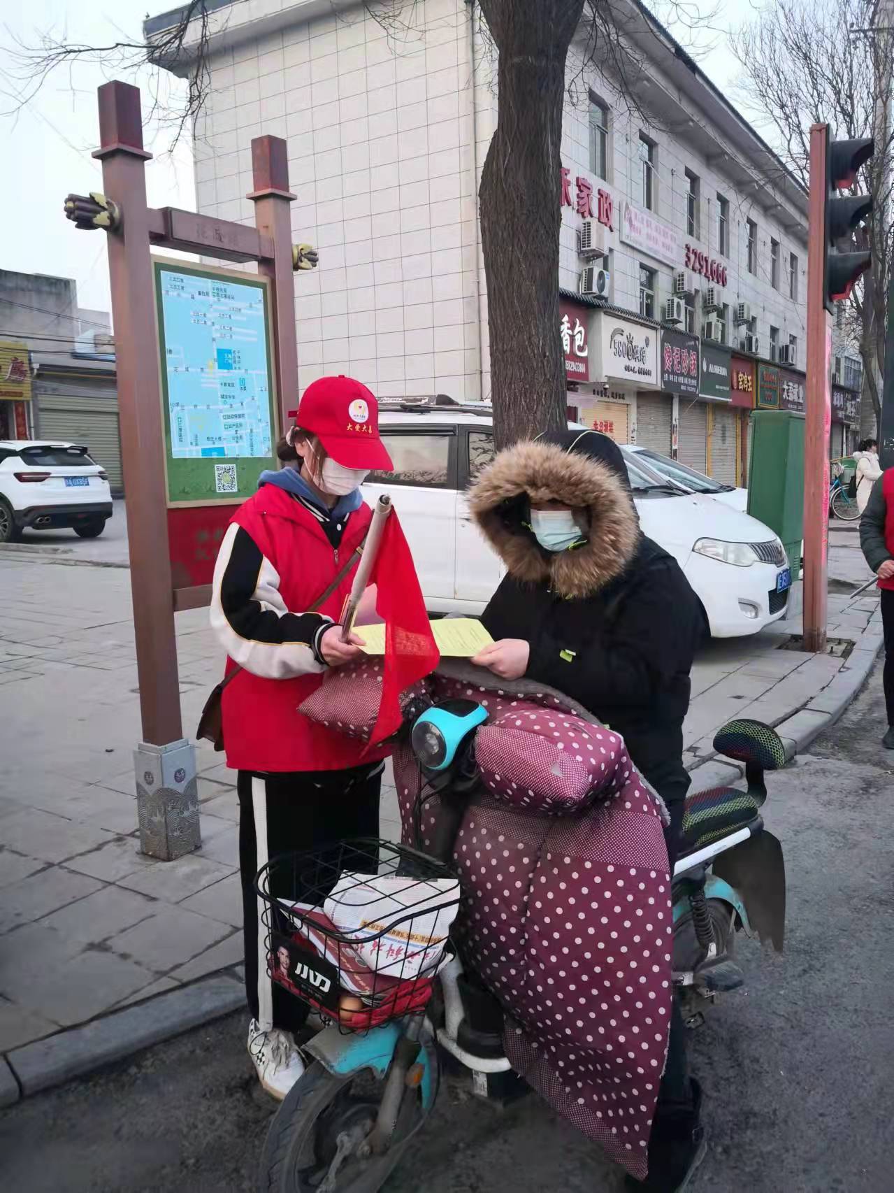 秦东考务中心大荔金龙驾校,大荔秦东考务中心接送车