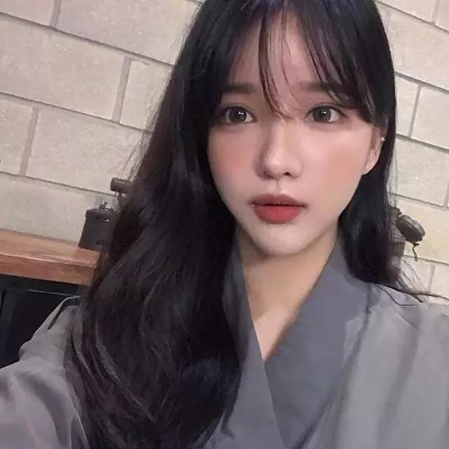 三款适合各种脸型的发型,大脸女生中长发烫发发型