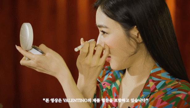 突袭明星翻包,女明星突袭各种现场