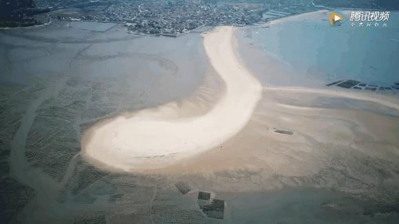 连续21年吊打厦门!这座疯狂“搞钱”的小城,藏着比三亚清净的海