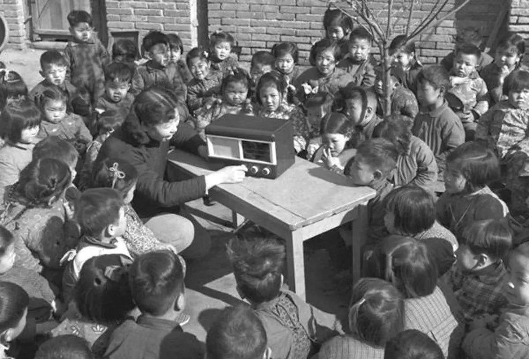 小喇叭广播什么时候开始的,小喇叭开始广播啦儿童歌曲