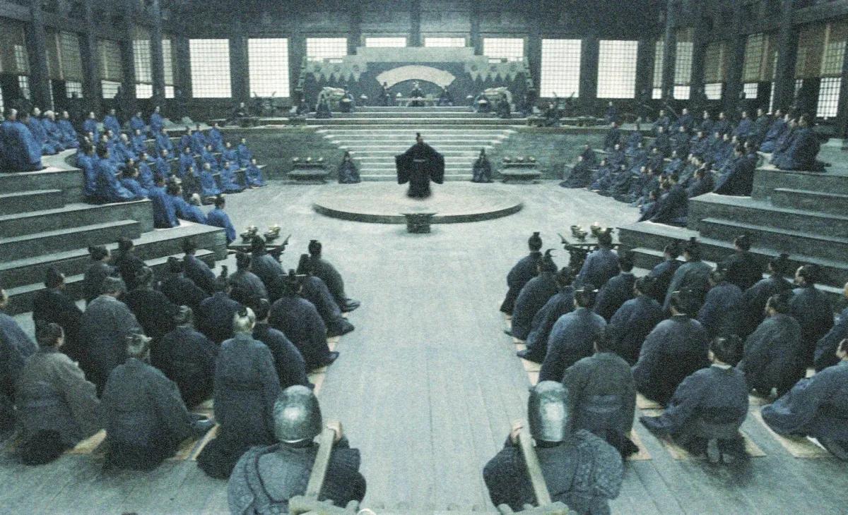 15岁少年将母亲棺椁停路边跪求与父合葬宗族：野X少年顿悟天下惊