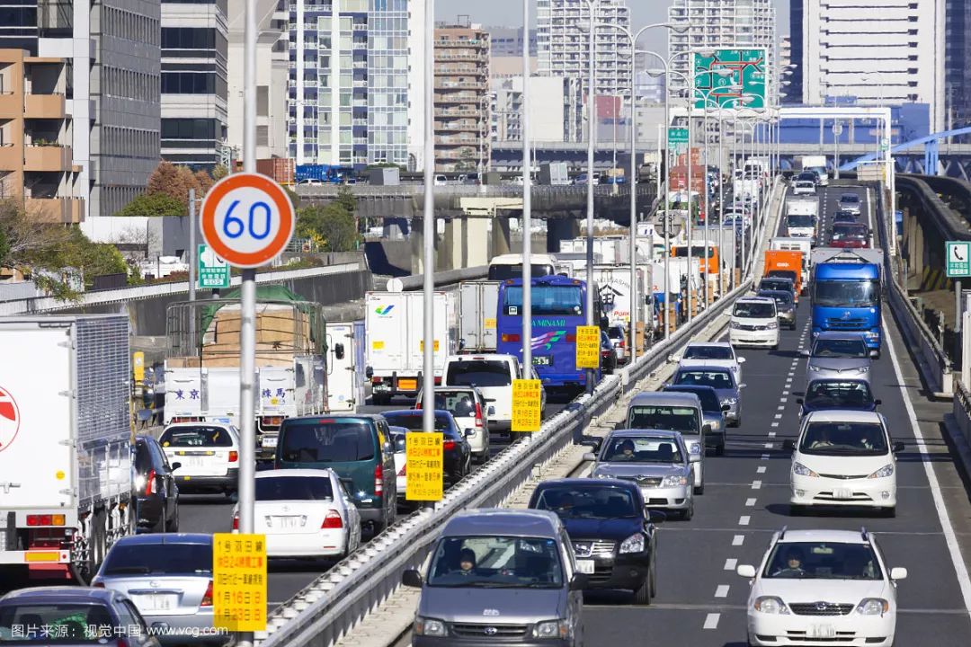 混在县城深度好文完整版,深度长文混在小县城深度解析