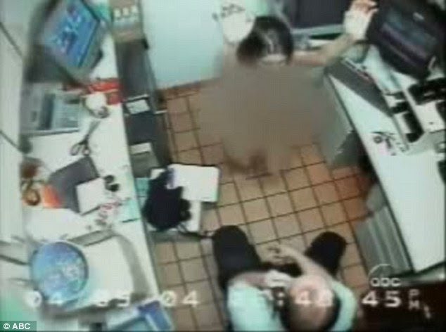 美国男子致电麦当劳，围困18岁女孩3小时，作案10年却被判无罪