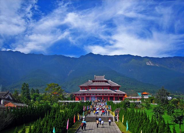 自驾游云南大理古城攻略,云南今年暑假游客多不多