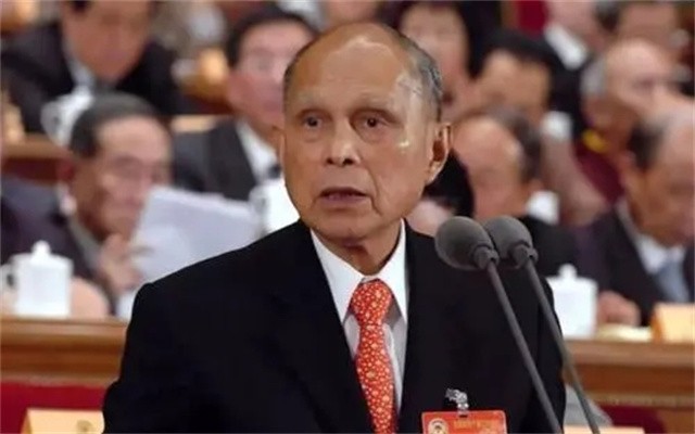 香港富豪霍英东：港澳陆我可以横着走，不用带任何保镖