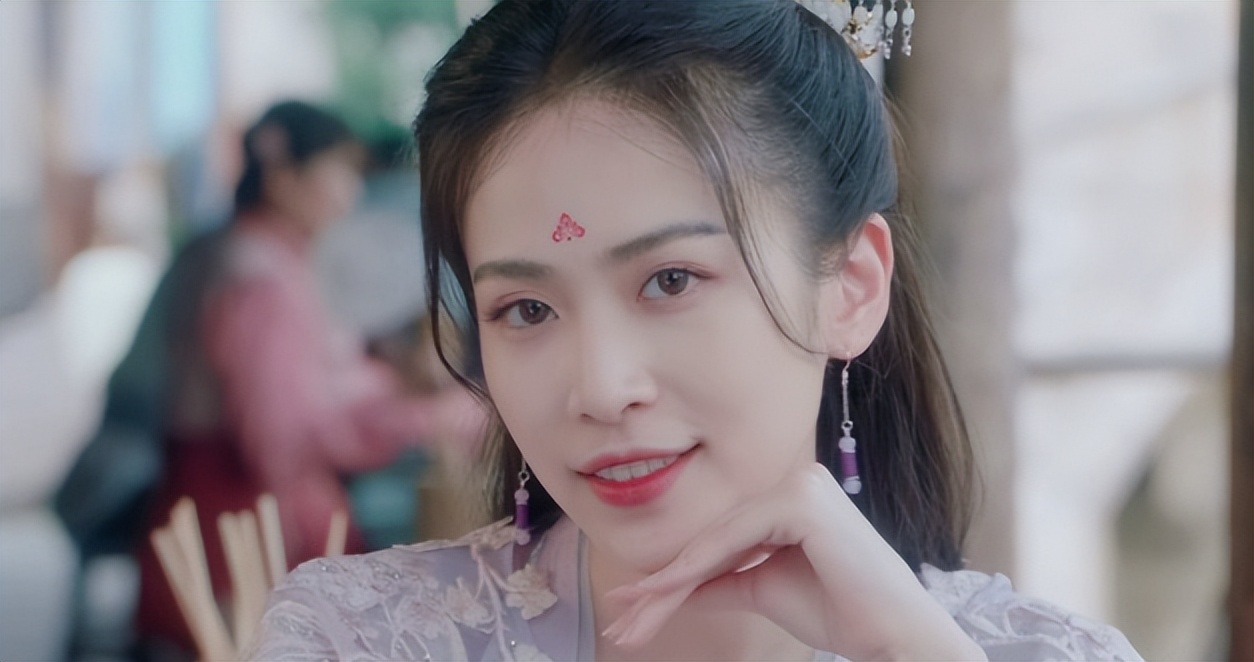 漂亮书生鞠婧祎女扮男装惊艳全场,鞠婧祎女扮男装头发散开看呆众人