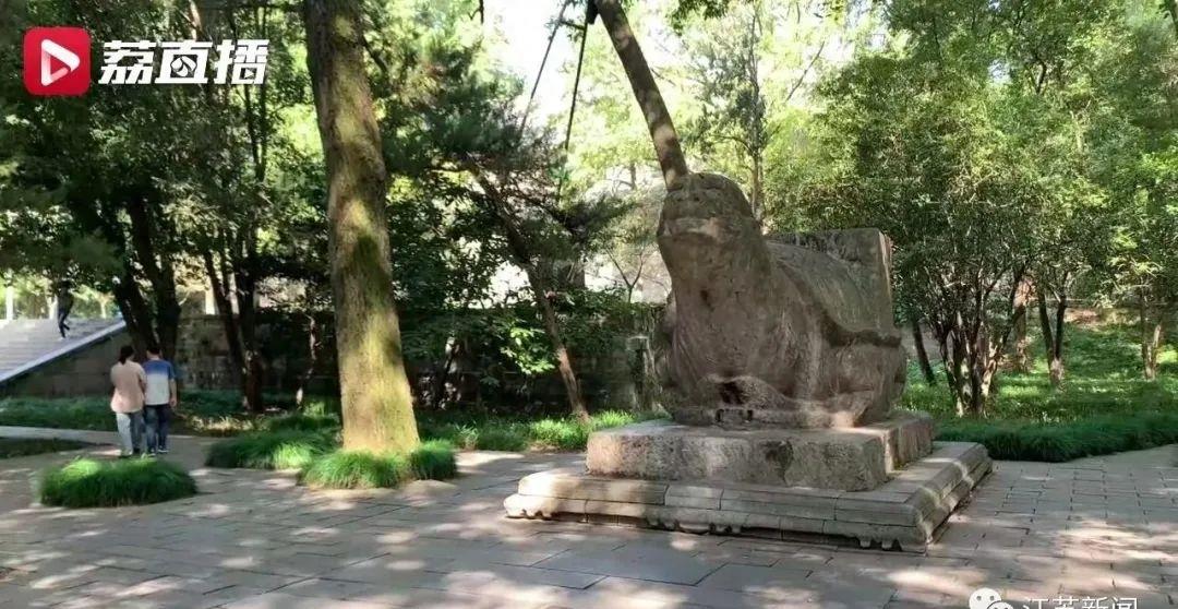 灵谷寺文物被熏黑,南京灵谷寺赑屃