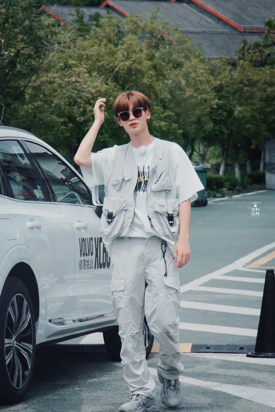 入秋穿搭牛仔马甲,适合秋日穿搭的马甲