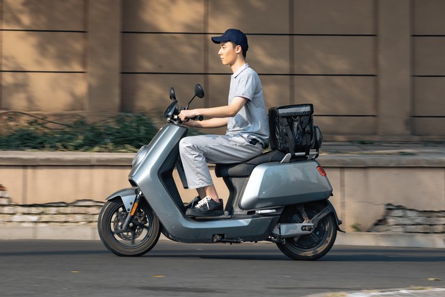 卖电动车一年赚50万,卖电动车一年能赚七八十万