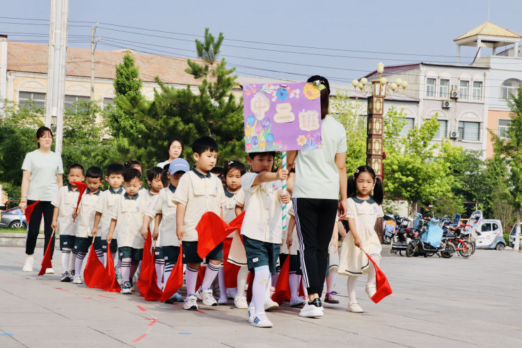幼儿园小手拉大手运动会,大手拉小手幼儿园亲子活动