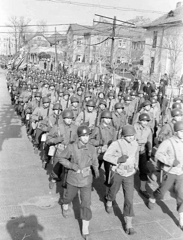 美国“最差”总统卡特：自称差点被解放军俘虏，98岁仍在工地盖房