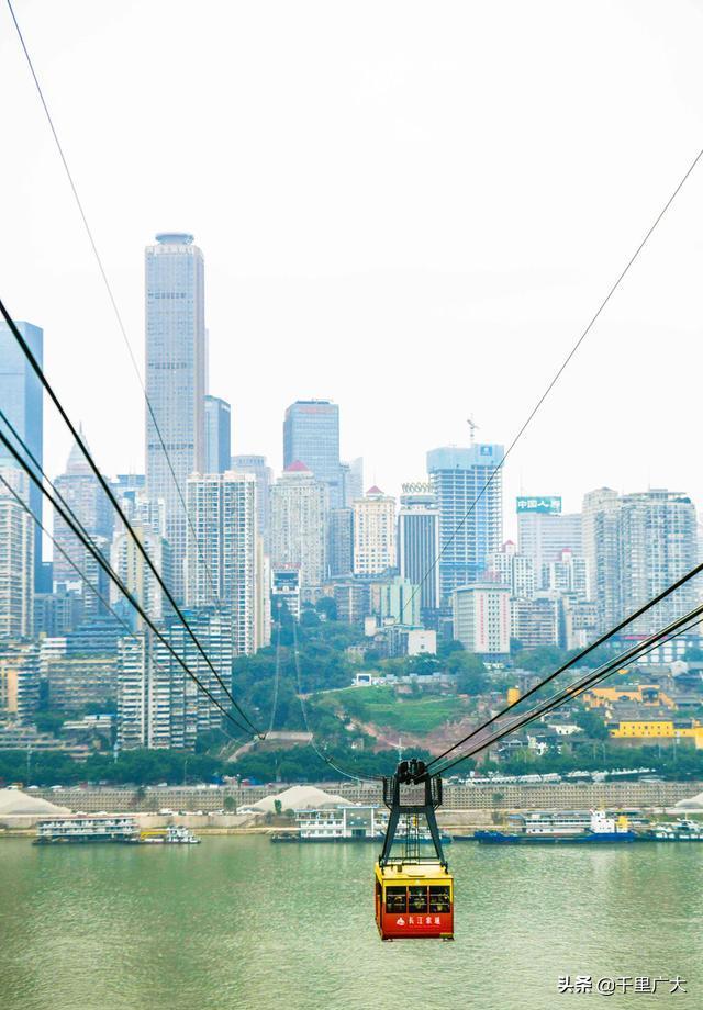 实拍重庆最特色的交通工具—长江索道