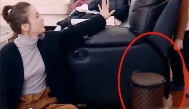 一把椅子值100万,一把椅子价值2个亿