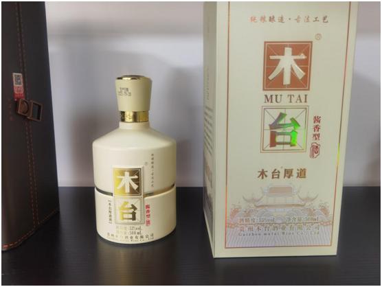 喝过最让你回味无穷的白酒,公认最好喝的六种平民浓香型白酒