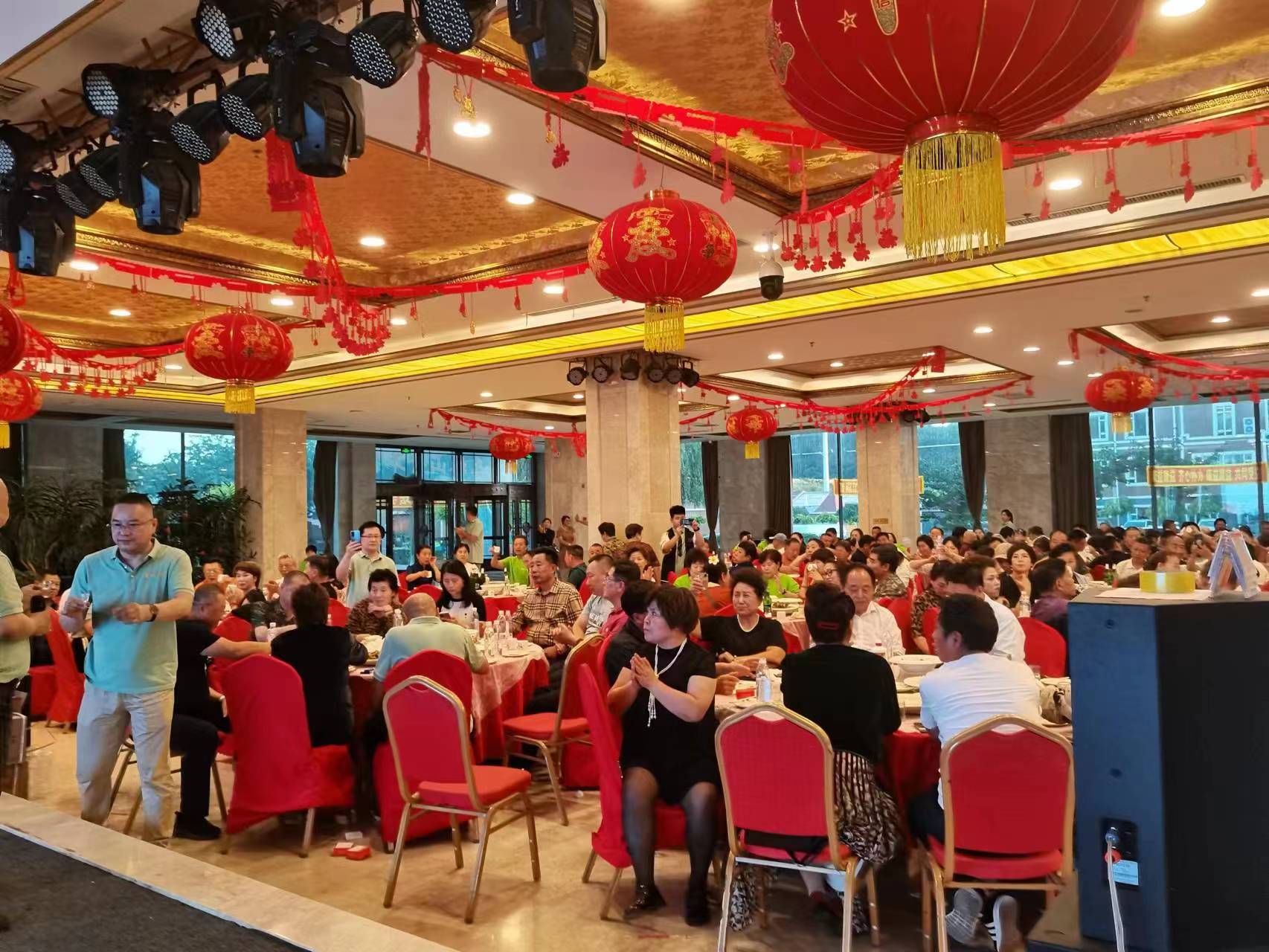 火光燃起了希望,篝火燃起