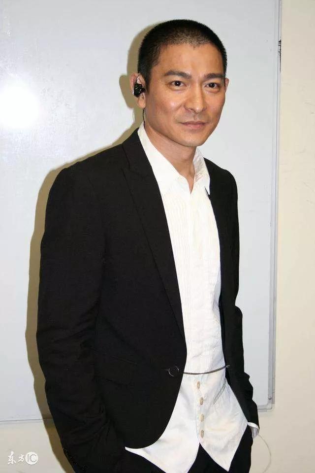 男明星剃寸头过程视频,最帅寸头短头发男明星