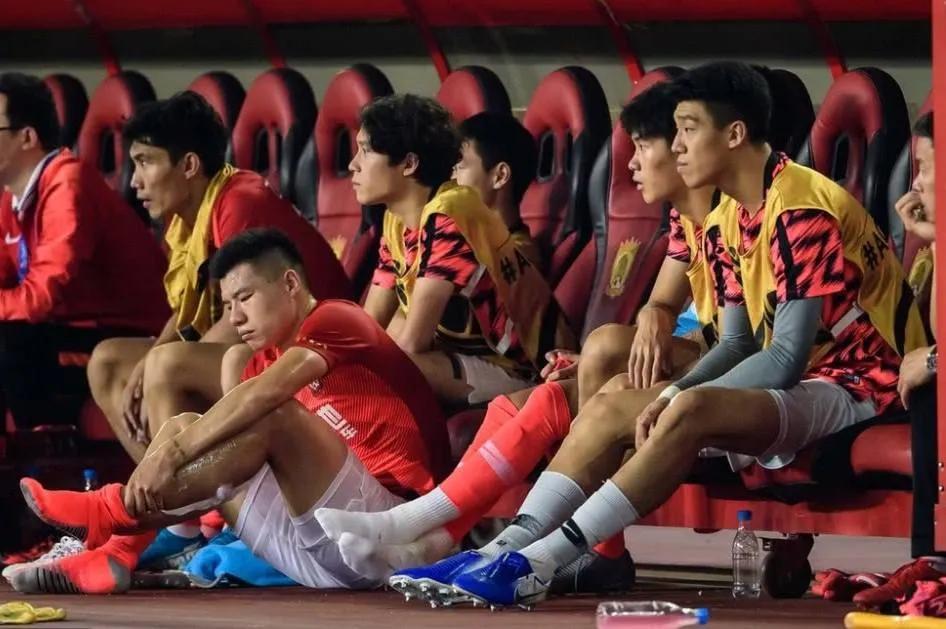 范志毅扛起来足球的一片天,心田作品