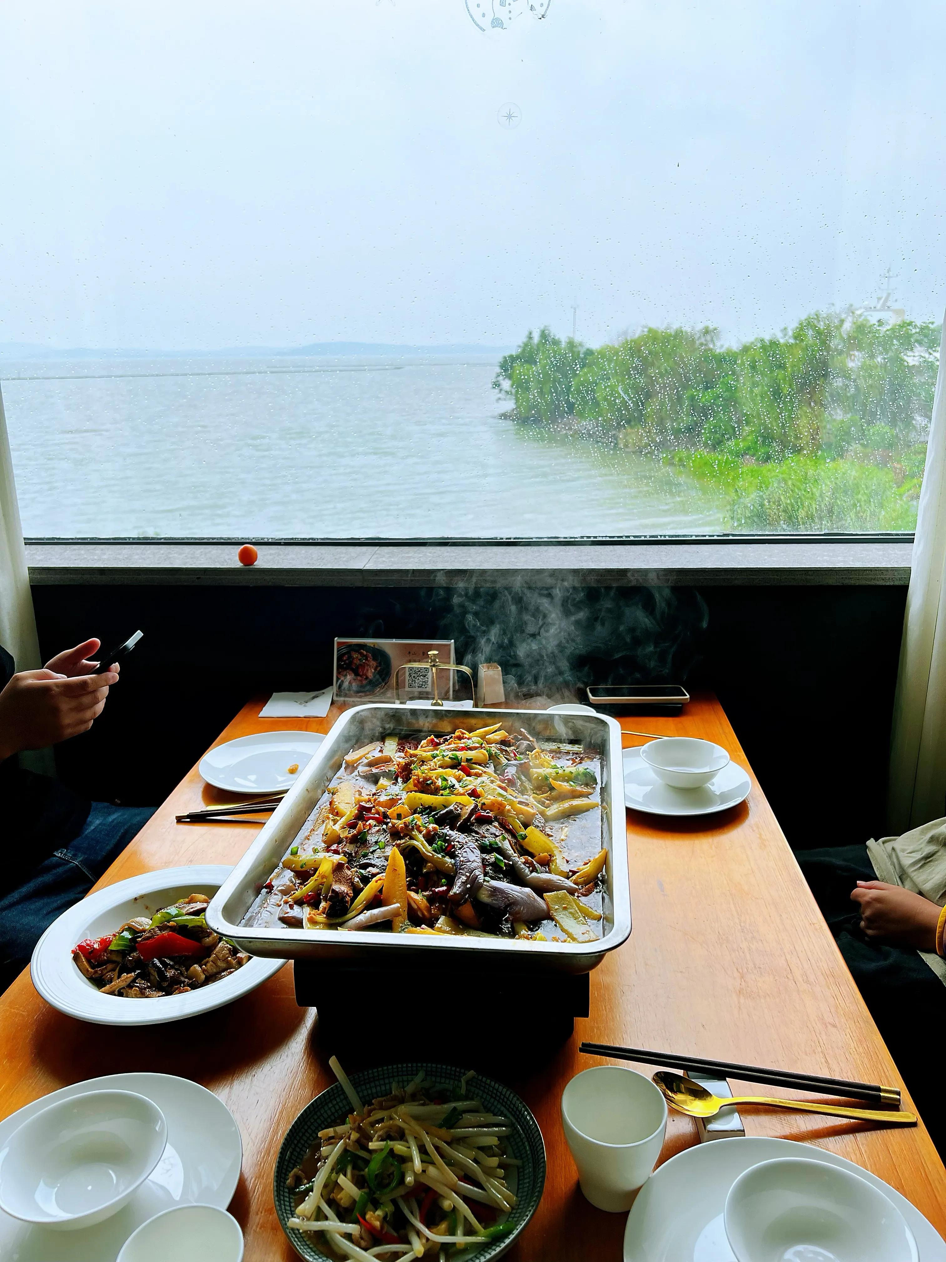 苏州西山明月湾包吃住民宿,苏州西山民宿包吃包住80一天