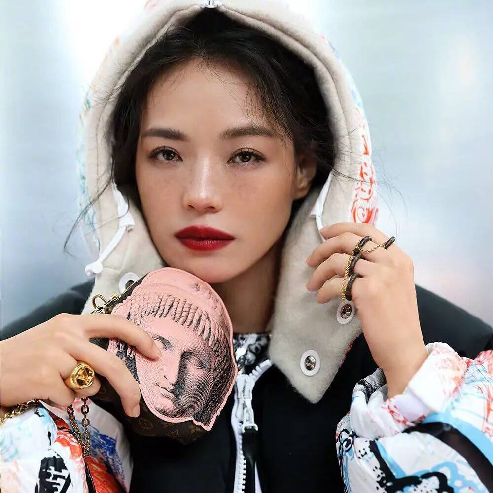 22年女子*款贷**5万，想整成舒淇，结果变小猪佩奇，医院退款赔1万