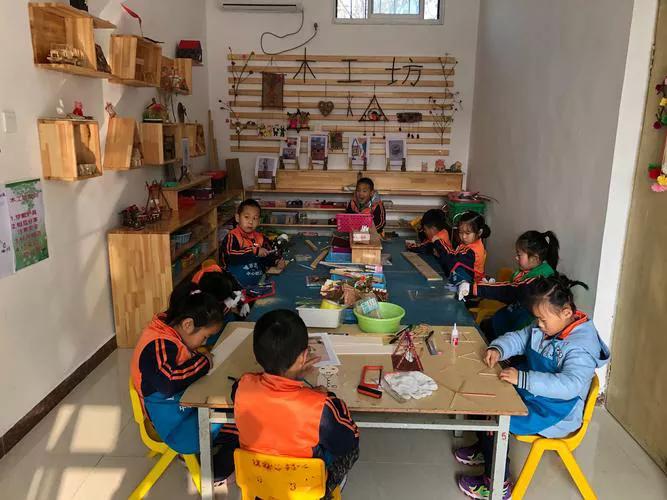 大学生回到家发现多了个弟弟,大学生回家突然多了个弟弟