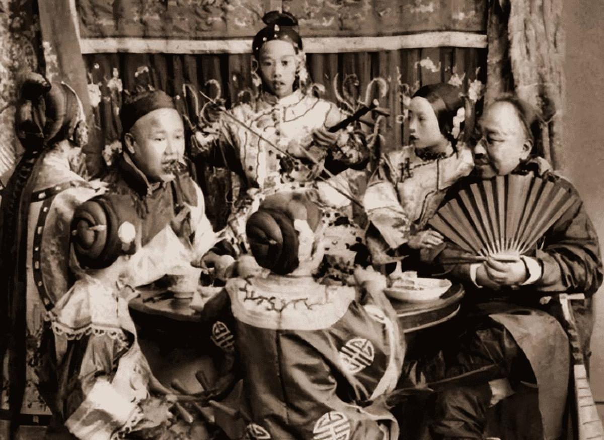 日军泯灭人性的酷刑：日军扫荡后被凌辱的妇女老人受到残酷的刑罚