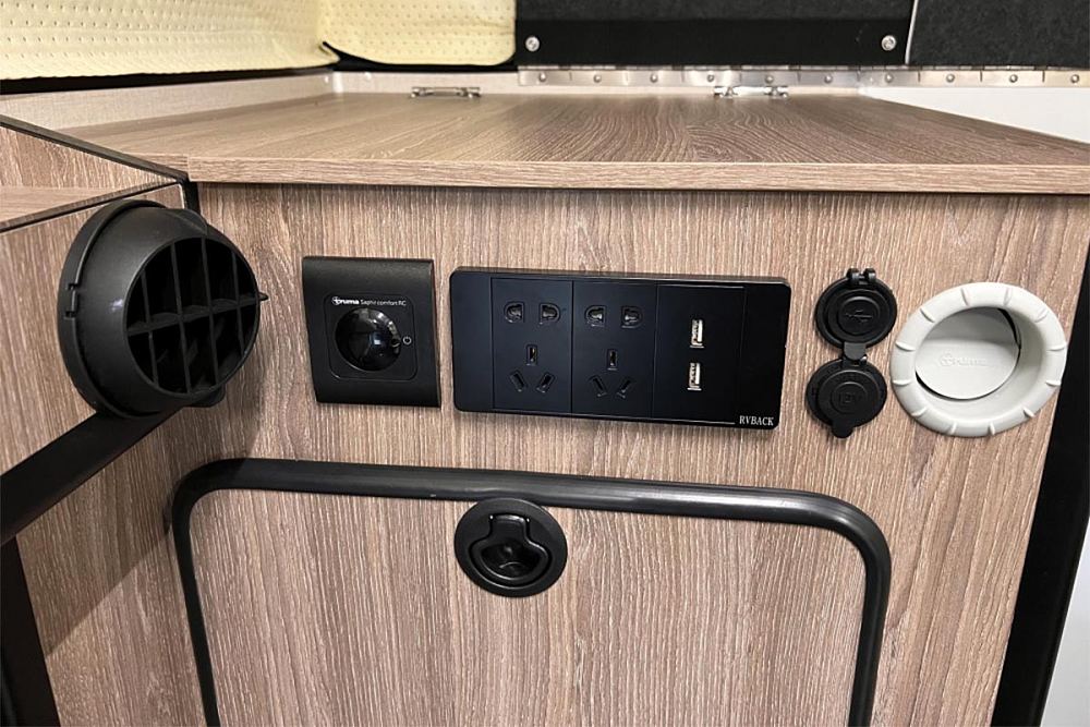 麦卡佰客远征越野房车价格,麦卡越野升顶四驱房车