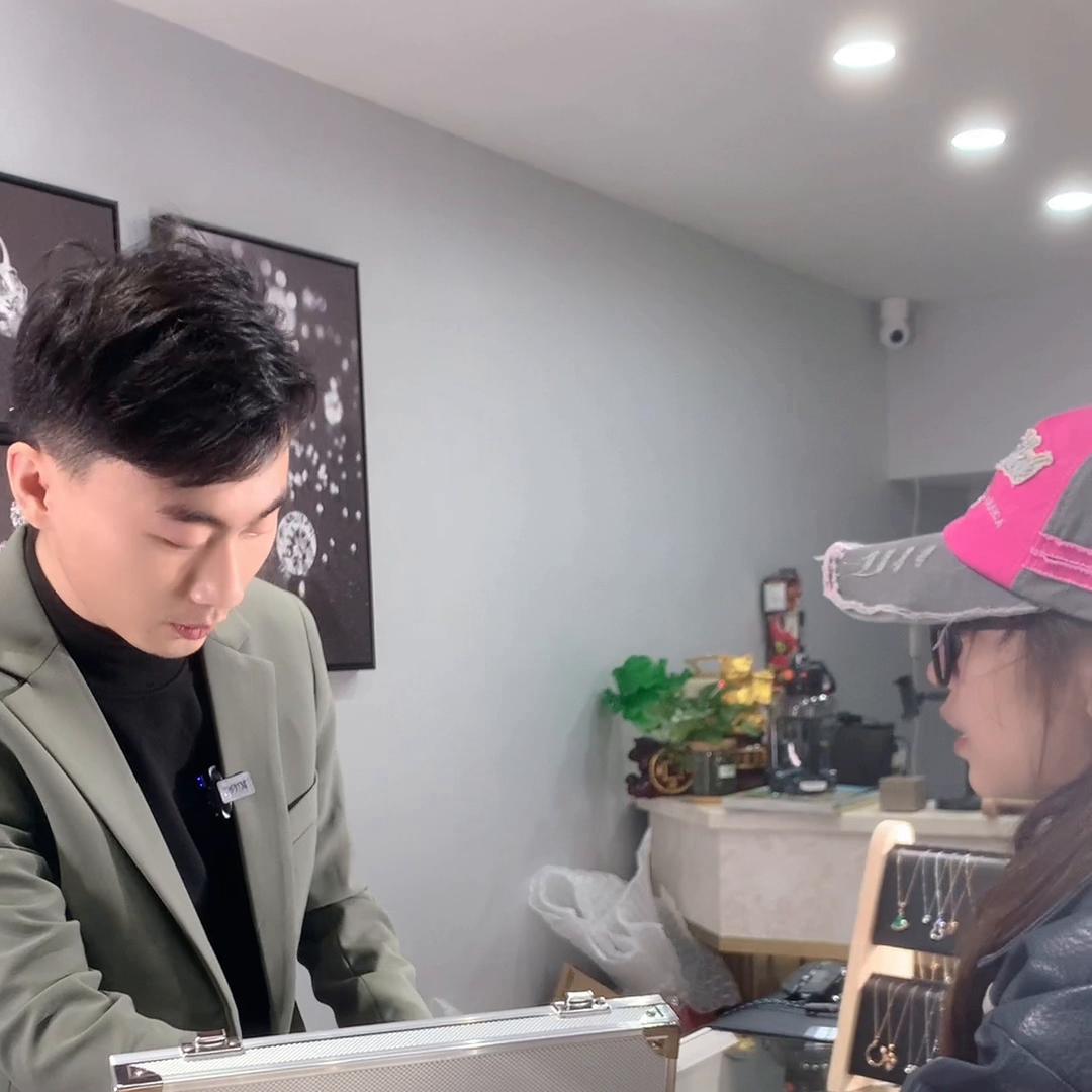 天上哪会掉馅饼骗局,天上掉馅饼有陷阱