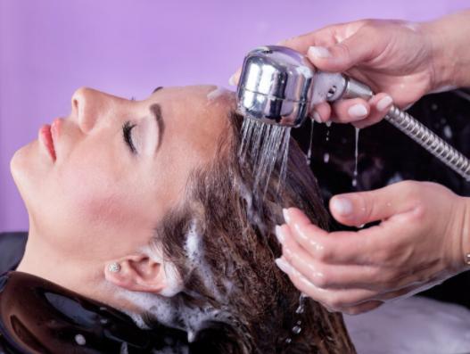 怎么洗头让发质变细,干枯发质怎么洗头发