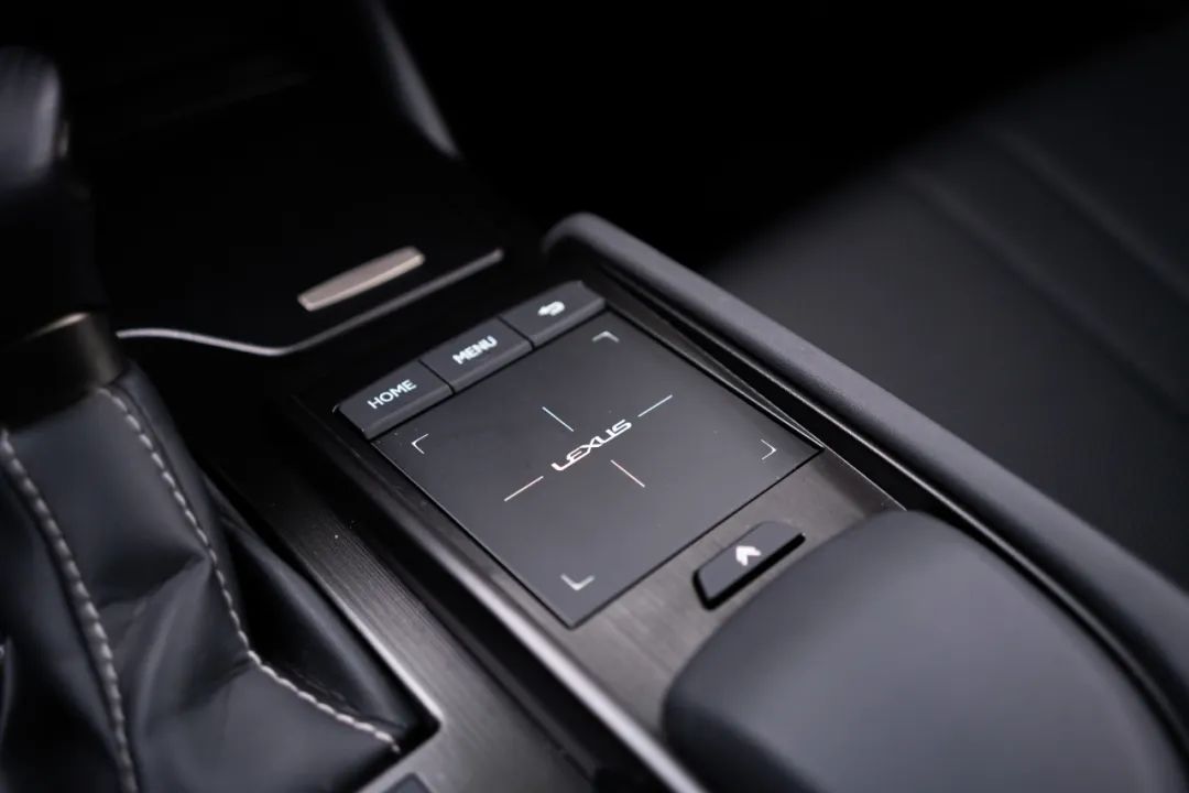 试完它我才明白，原来买ES200的人才是最懂雷克萨斯的