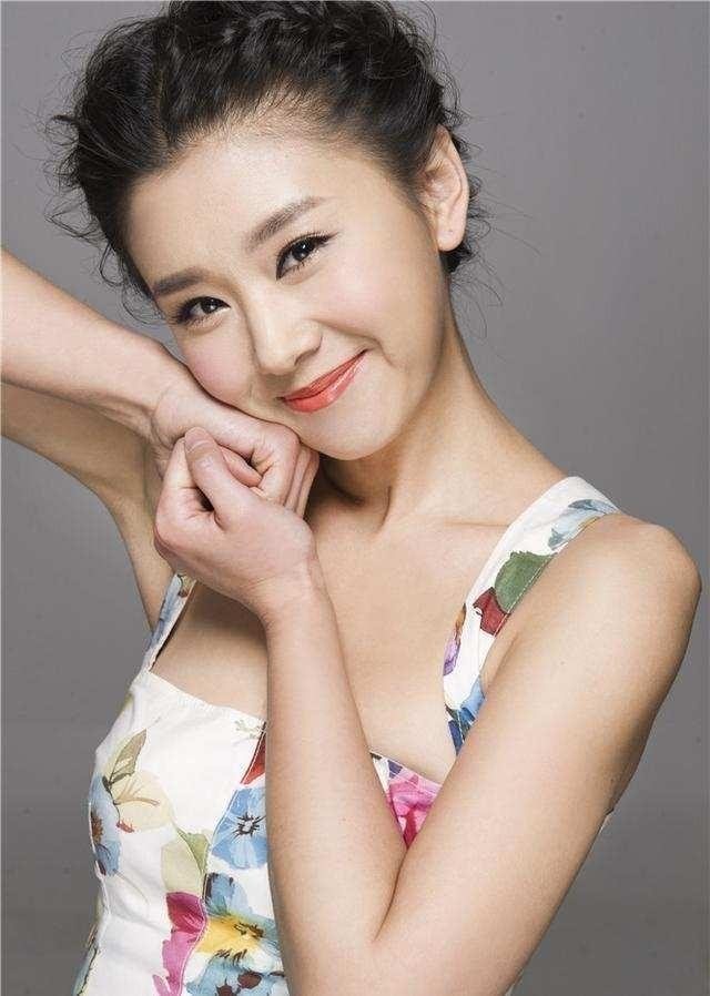 她出道17年零绯闻被称最干净女星,李小萌出道20年从不接吻戏