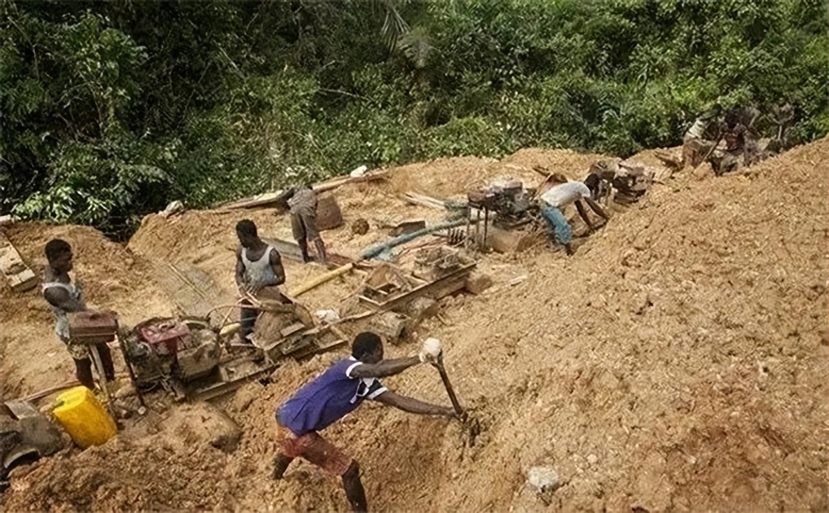 广西“上林帮”非洲淘金：火拼、疾病是常事，有人资产暴涨一个亿