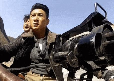 盘点雷人的抗日剧跟鬼子单挑,雷人抗日神剧盘点裤裆藏雷