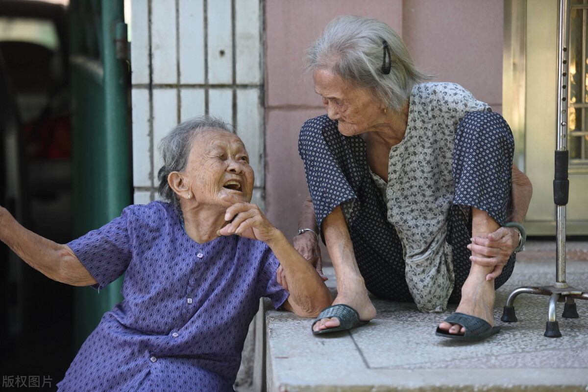 寻找失散40年双胞胎姐妹,寻找失散多年的妹妹20年