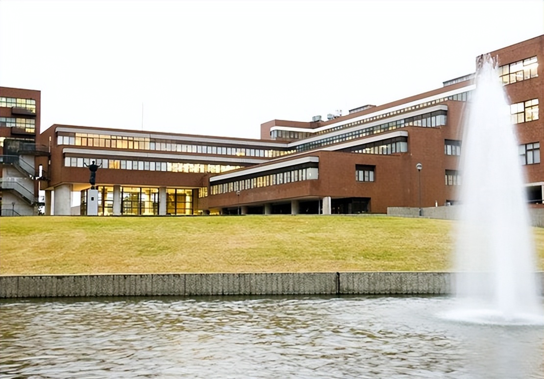 筑波大学是日本帝国八所吗,筑波大学是国立大学吗