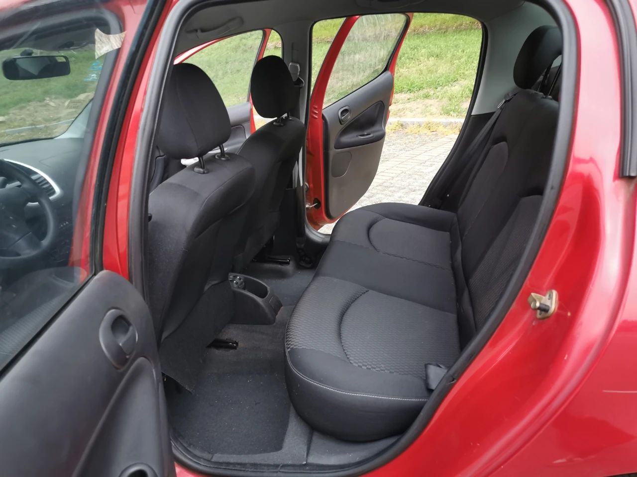 十年的手动标致207值得购买吗,19万公里标致207